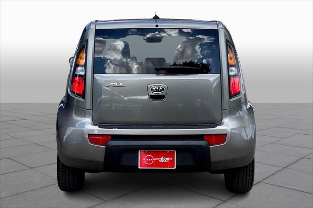 2010 kia soul +