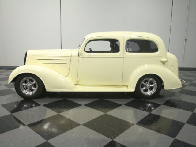 built 350/300 hp v8, 4bbl, 700r4, 4-wheel pwr discs, pwr steer, r134a a/c!!