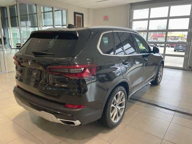 2022 bmw x5 xdrive40i in milwaukee, wisconsin
