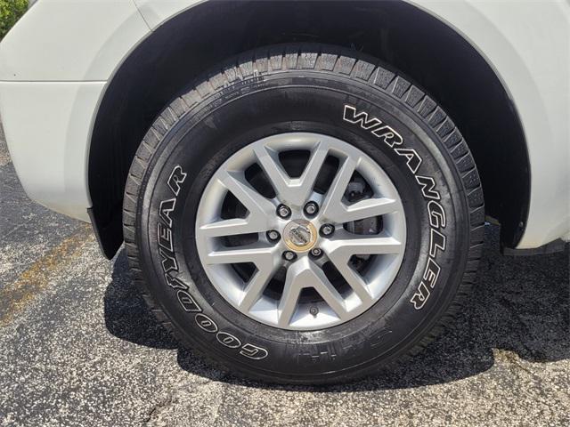 2016 nissan frontier sv