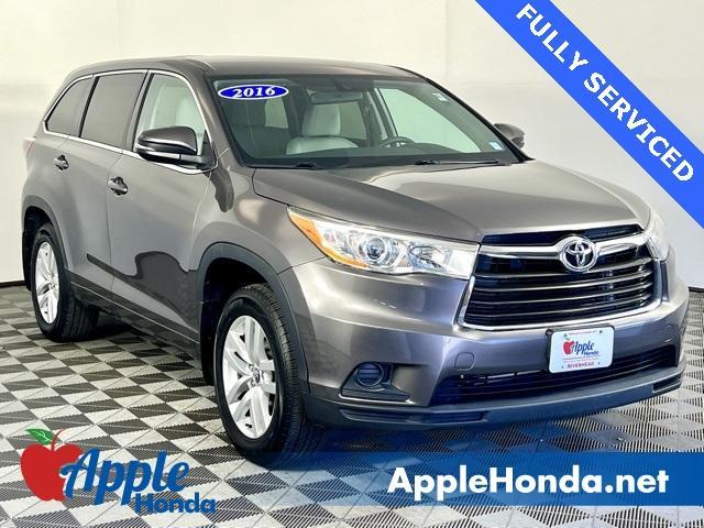 2016 toyota highlander le
