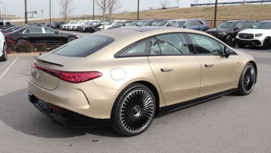 2024 Mercedes-Benz EQS amg® eqs manufaktur signature kalahari gold magno