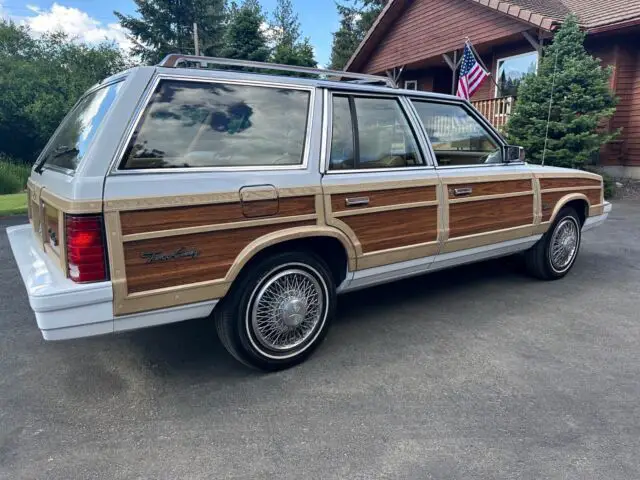 1988 chrysler town & country wagon white fwd automatic town and country