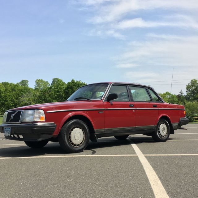 1988 volvo 240 dl burgandy red ~90,xxx miles no rust very clean