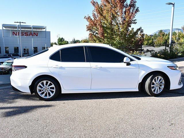 2021 toyota camry le