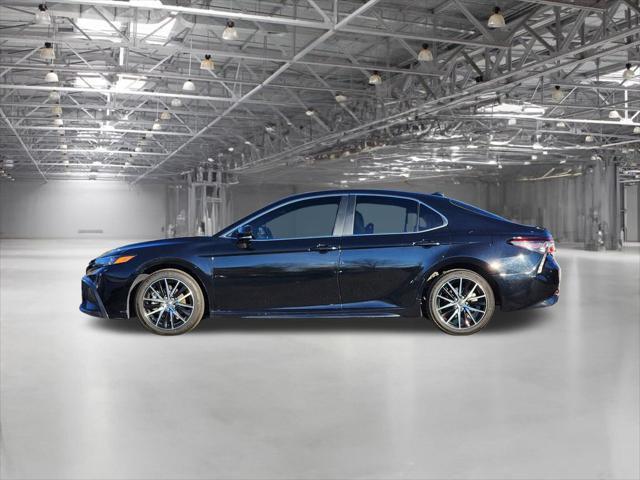 2022 toyota camry se