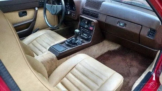 1979 porsche 924, 4-cyl, 5-speed manual transmission, hatchback, moon roof