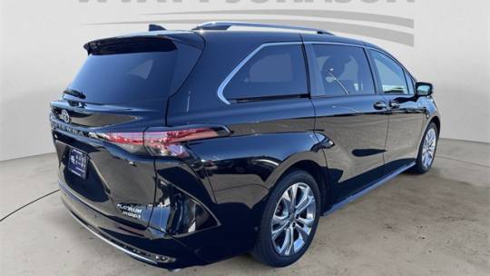 2022 toyota sienna platinum 7-passenger