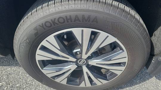 2021 Nissan se