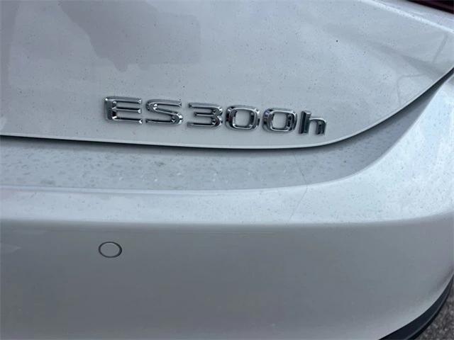 2023 lexus es 300h ultra luxury
