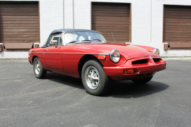 ** super clean & well maintained !! ** 1976 mgb 1800 convertible **