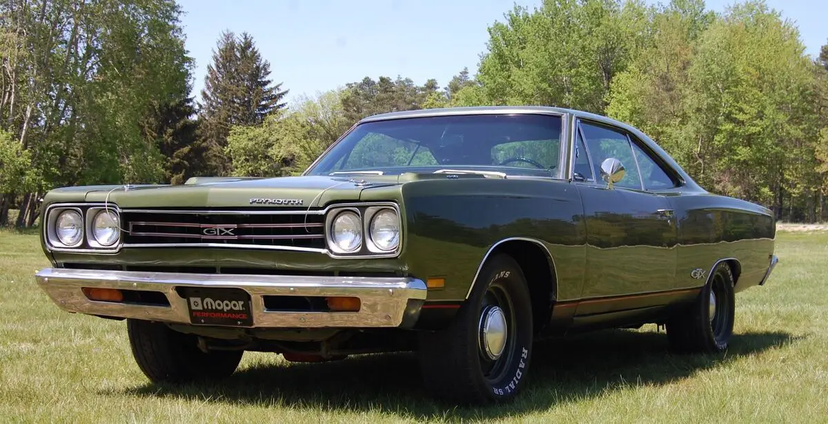 high performance 440cu v8 with 727 torqueflite 3 speed transmission