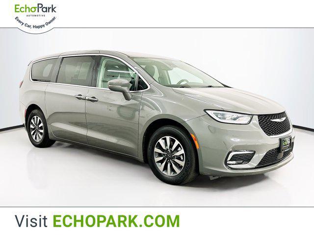 2022 chrysler pacifica hybrid touring l