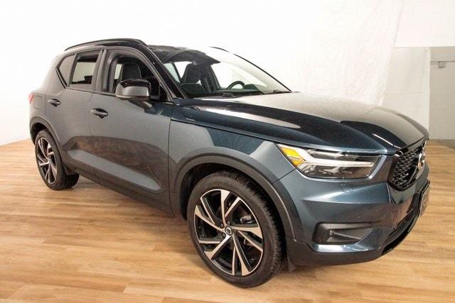 2022 volvo xc40 r-design