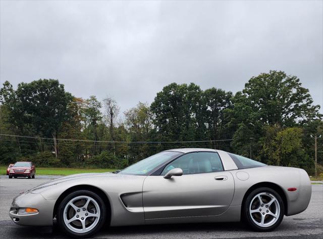 2000 chevrolet corvette base