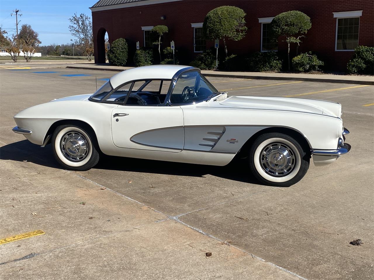 1961 chevrolet corvette