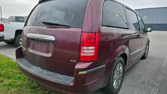 2008 Chrysler Town & Country