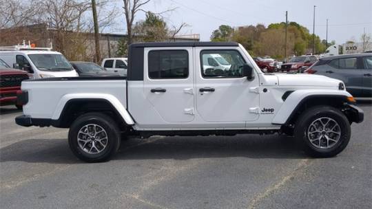 2024 Jeep Gladiator