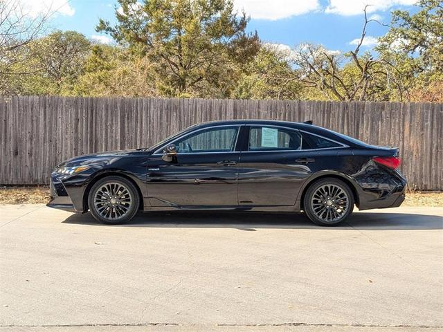 2021 toyota avalon hybrid xse