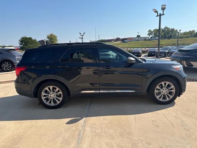 2021 ford explorer xlt