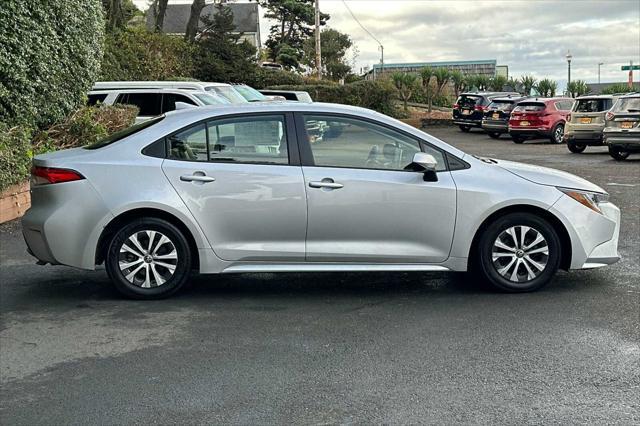 2022 toyota corolla hybrid le
