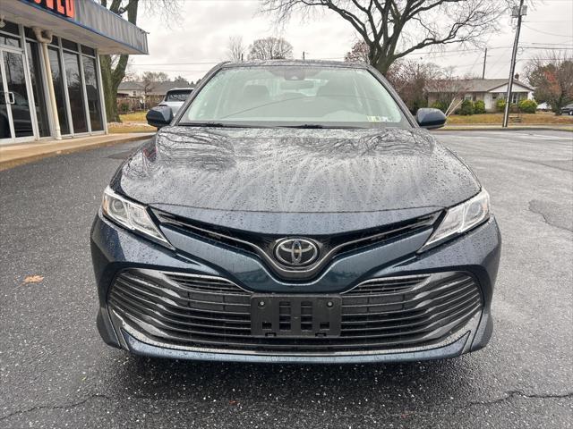 2020 toyota camry le