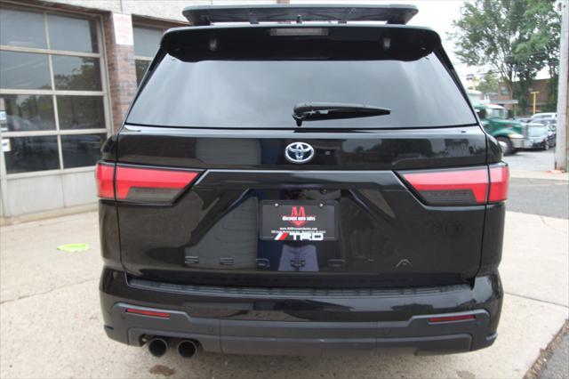 2023 toyota sequoia base