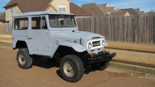 1971 toyota fj40 that runs and drive great but still needs work .still a project