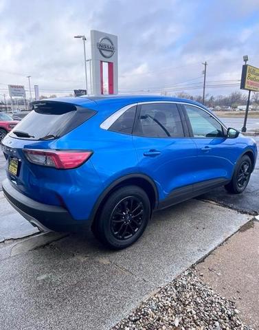 2021 ford escape se