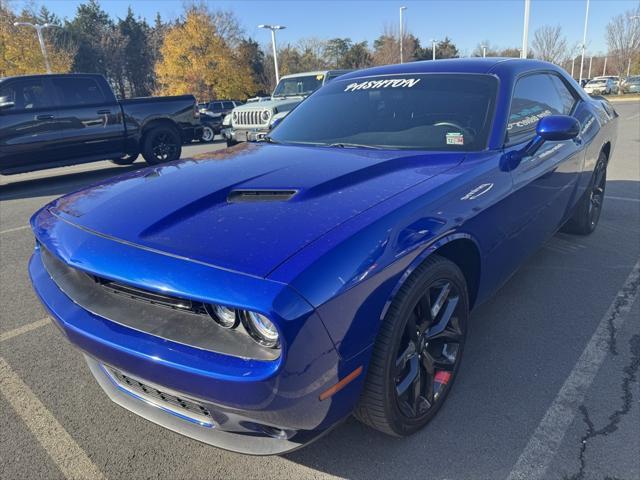 2022 dodge challenger sxt
