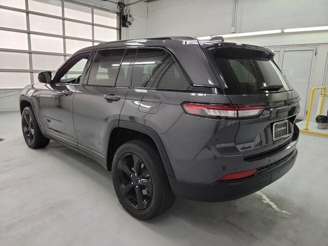 2023 jeep grand cherokee altitude