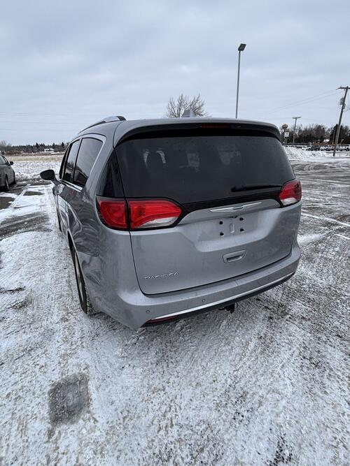 2019 chrysler pacifica touring v6 front wheel drive black heated leather interior
