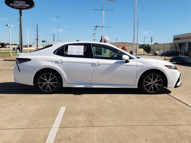 2024 toyota camry se