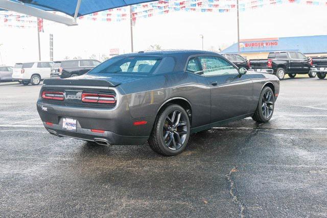 2022 dodge challenger sxt