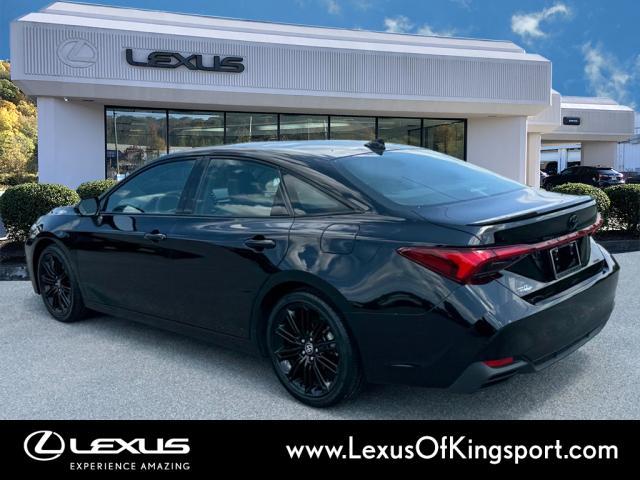 2022 toyota avalon hybrid xse nightshade