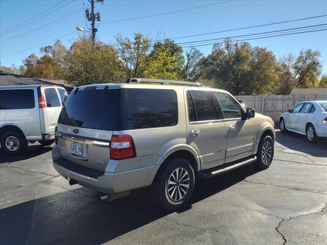 2017 ford expedition xlt