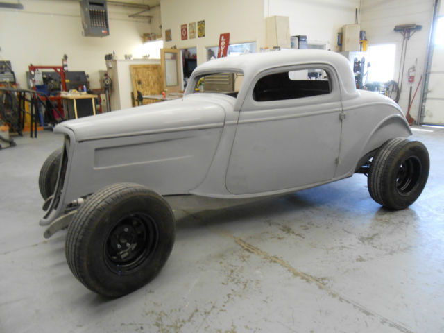 1934 ford coupe hot rod w/ corvette suspension