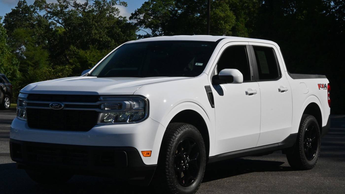 2023 ford maverick lariat