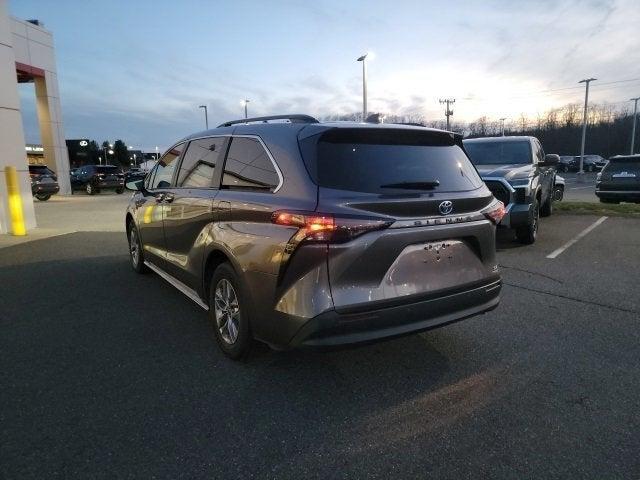 2023 toyota sienna xle