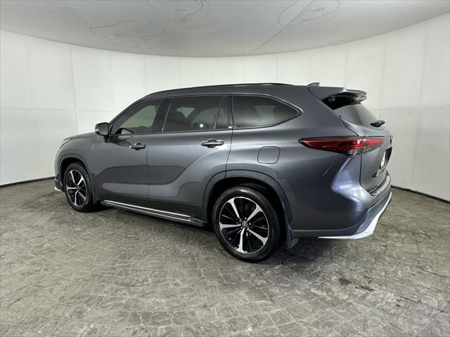 2022 toyota highlander xse