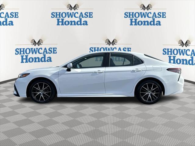 2022 toyota camry se