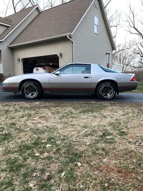 real nice 2 owner car 65k actual miles