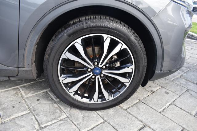 2021 ford escape se