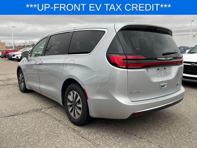 2022 chrysler pacifica hybrid touring l