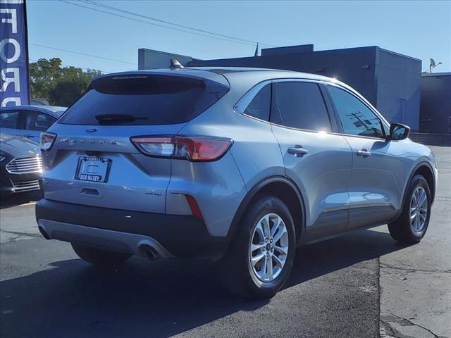 2022 ford escape se