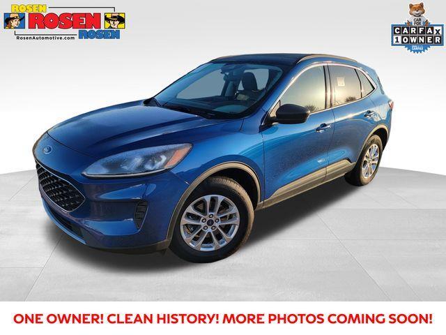2022 ford escape se