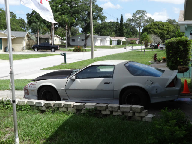 1989 chevrolet camaro rs coupe 2-door 5.0l