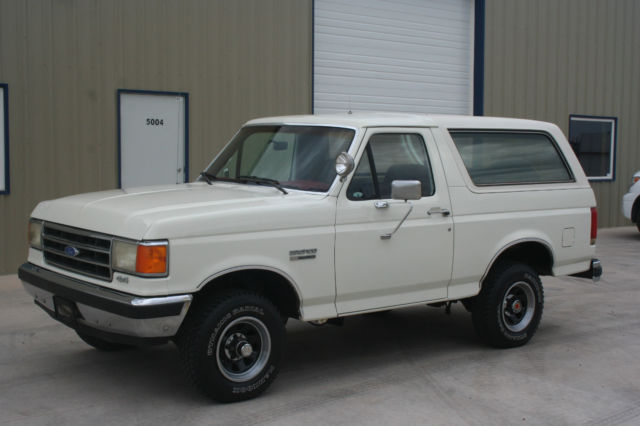 1989 ford bronco xlt 4x4. v8. true classic! rust free! immaculate condition