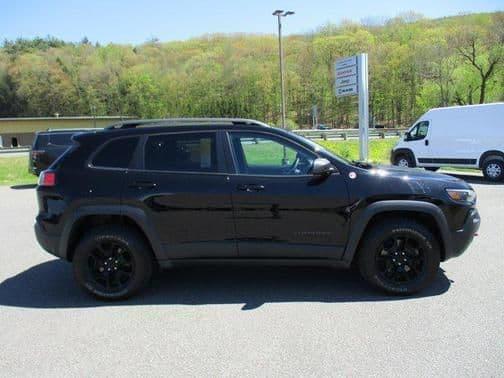 2021 jeep cherokee trailhawk in cheshire, massachusetts