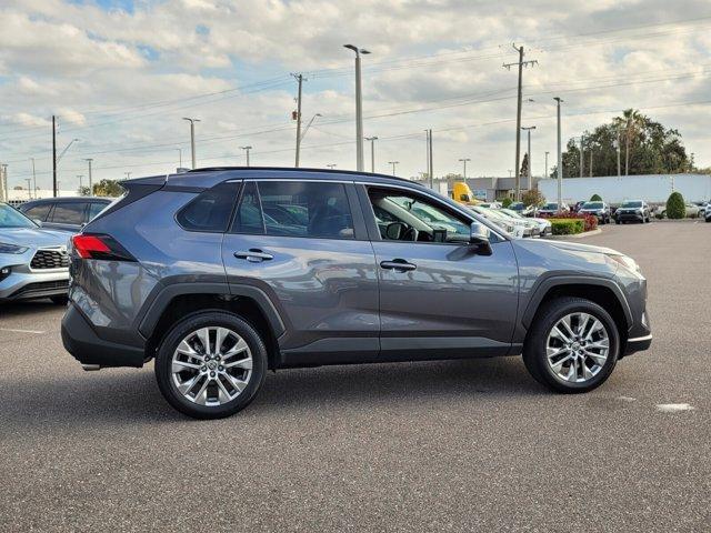 2022 toyota rav4 xle premium